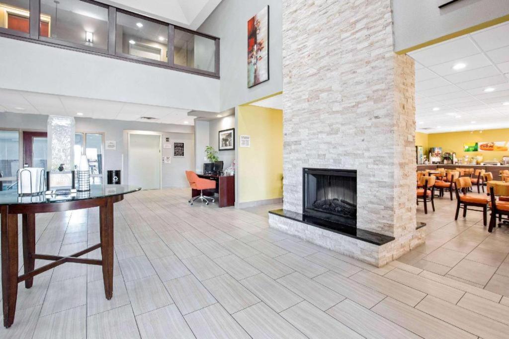 Quality Inn & Suites Arnold - St Louis 外观 照片